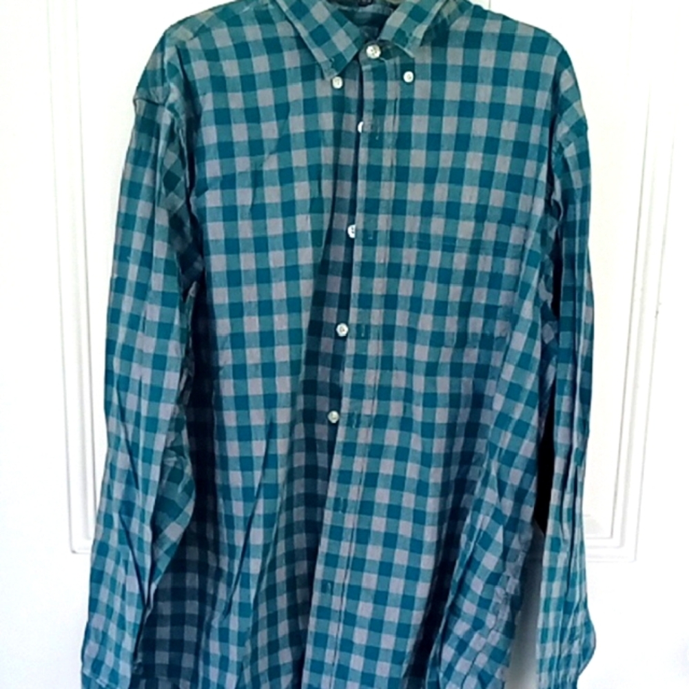 Men's Old Navy Everyday Button Up Shirt.  GUD